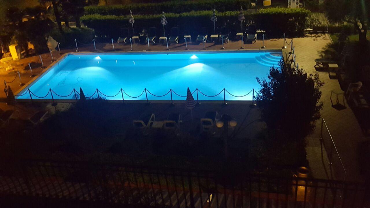 Hotel Oceano 페스키에라델가르다 외부 사진