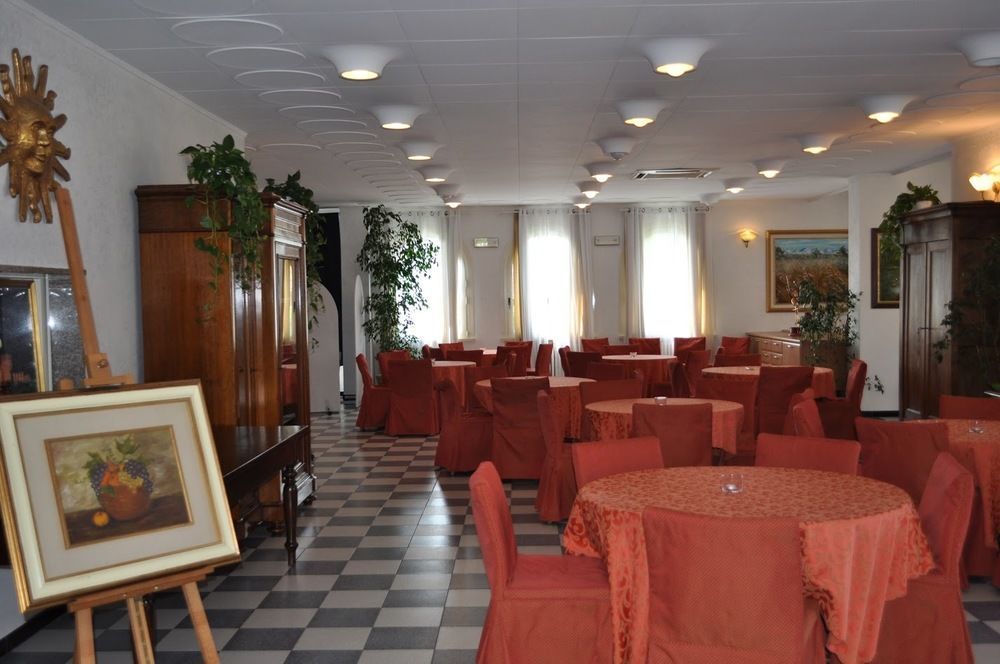 Hotel Oceano 페스키에라델가르다 외부 사진